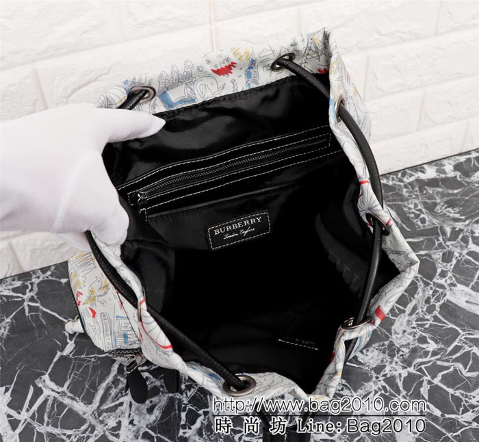 BURBERRY巴寶莉 The Rucksack 印花帆布拼皮革 軍旅背包 時尚雙肩包 39622  Bhq1235
